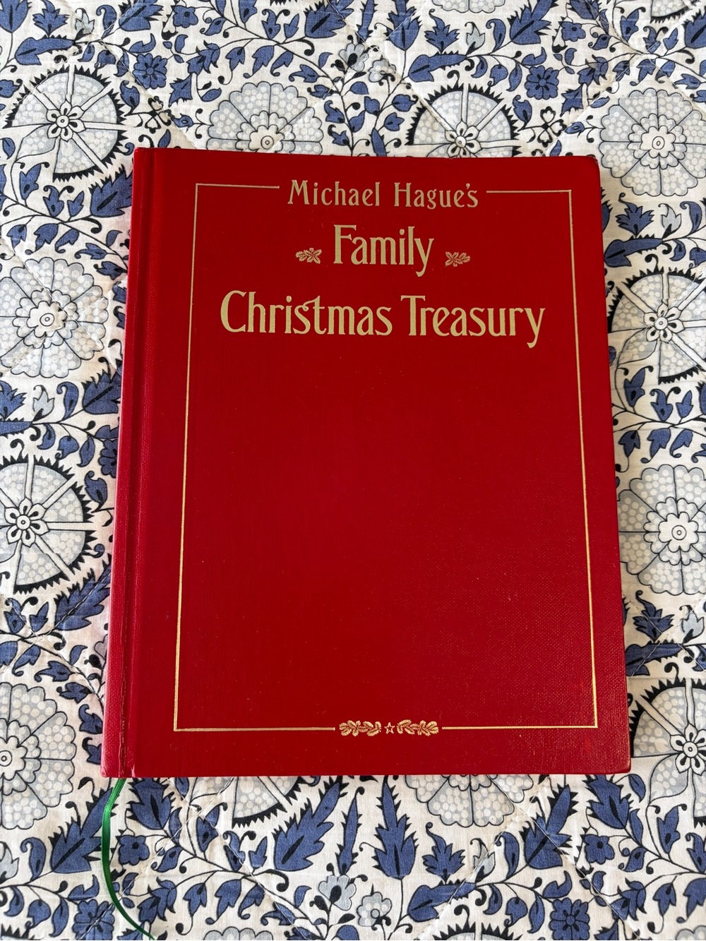 New Vintage Michael Hague's Family Christmas Treasury Hardcover Holiday book